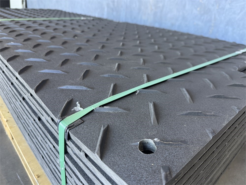 Round Protection Mat Wolf Bay Auctions - SET of 15 - 4 ft x 8 ft Heavy Duty Ground ...